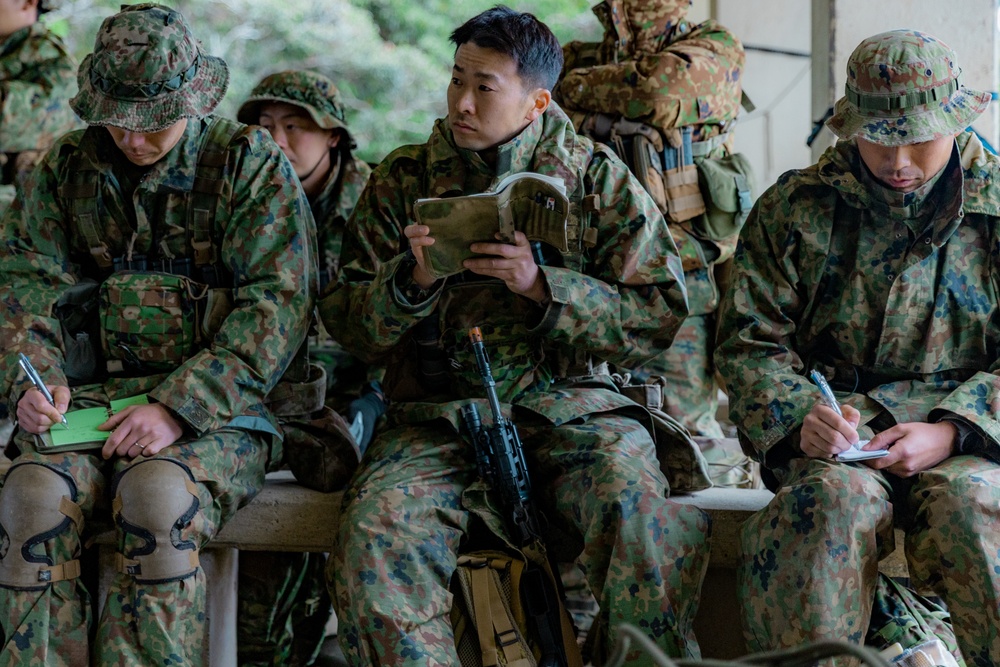 31st MEU, JGSDF exchange jungle survival knowledge