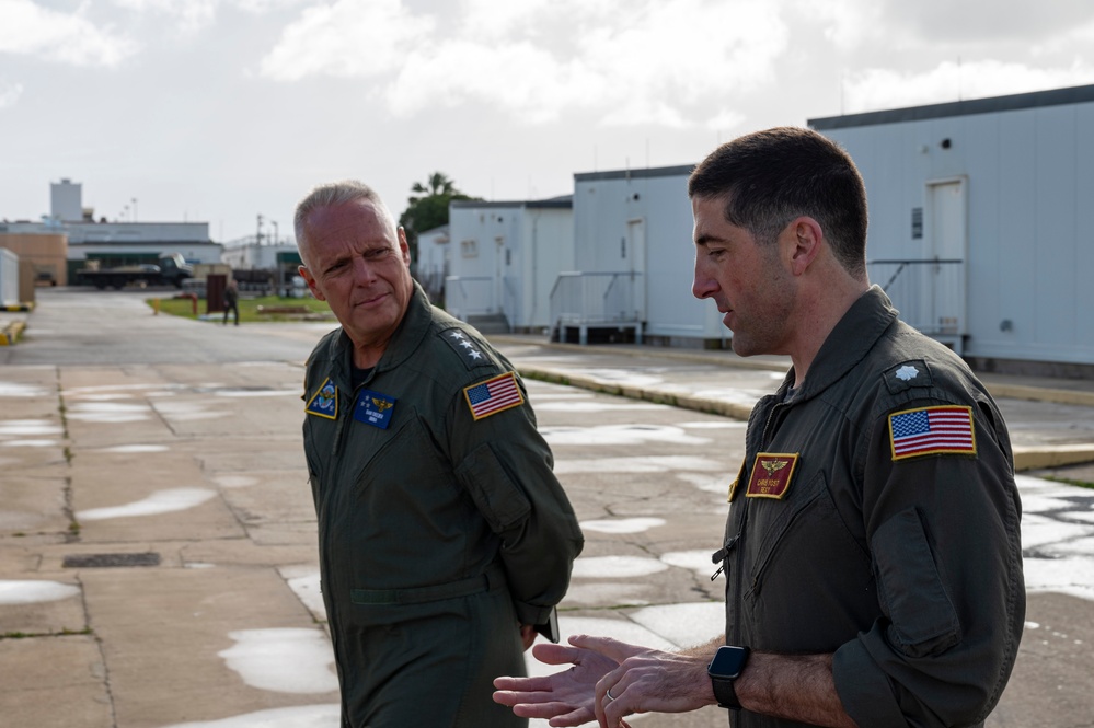 Commander, Naval Air Forces Visits Naval Station Rota