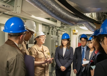 Committee of Foreign Affairs and Defense (House of Councillors, The National Diet of Japan)’s visit onboard USS New Orleans (LPD 18)