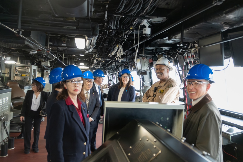 Committee of Foreign Affairs and Defense (House of Councillors, The National Diet of Japan)’s visit onboard USS New Orleans (LPD 18)