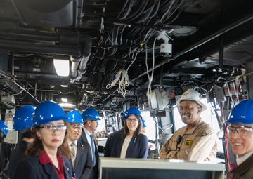 Committee of Foreign Affairs and Defense (House of Councillors, The National Diet of Japan)’s visit onboard USS New Orleans (LPD 18)