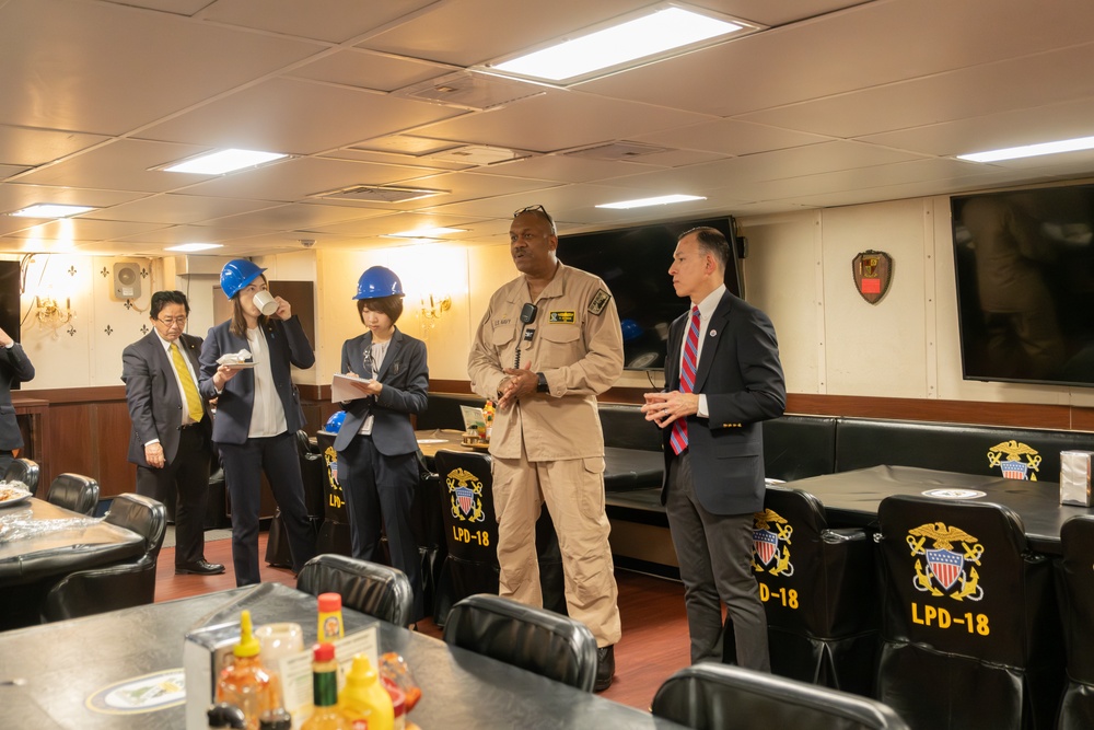 Committee of Foreign Affairs and Defense (House of Councillors, The National Diet of Japan)’s visit onboard USS New Orleans (LPD 18)