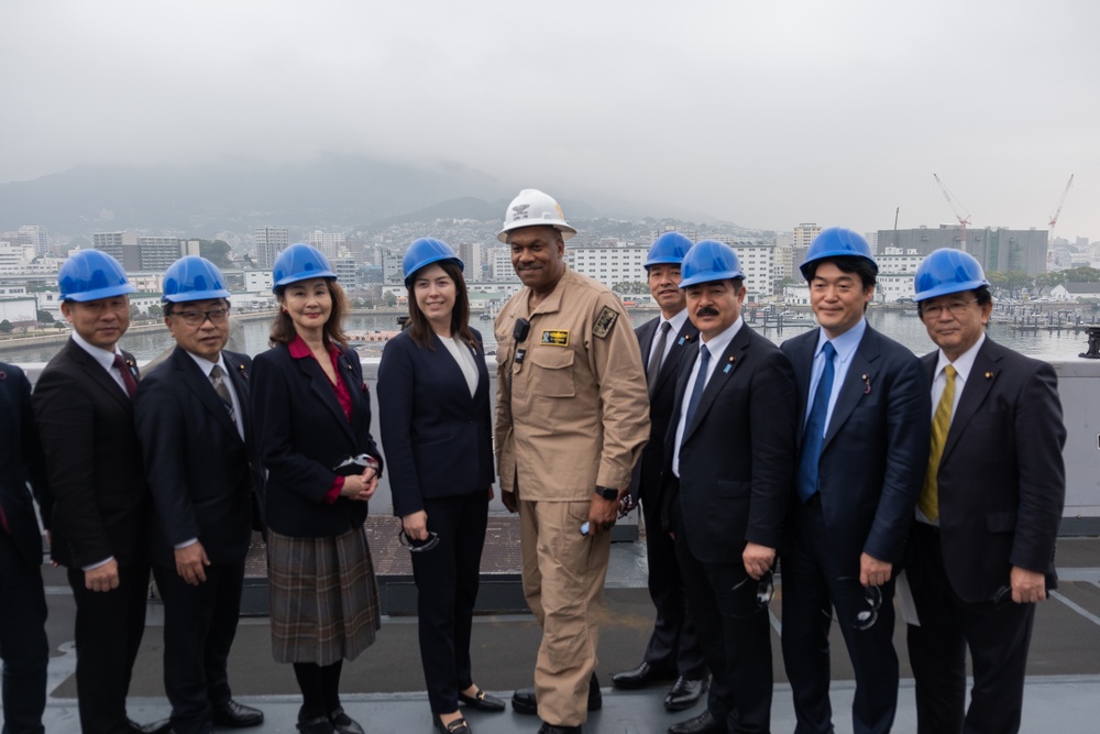 Committee of Foreign Affairs and Defense (House of Councillors, The National Diet of Japan)’s visit onboard USS New Orleans (LPD 18)