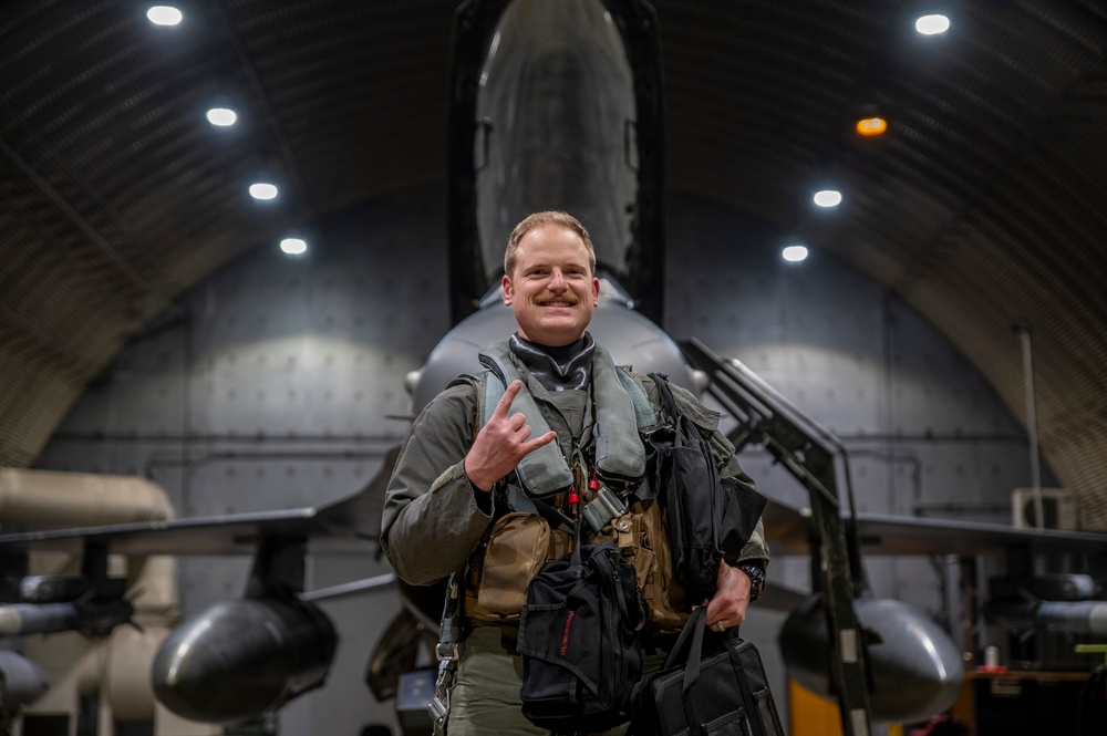 Mustang of the Week: Capt. Scott Lauritsen