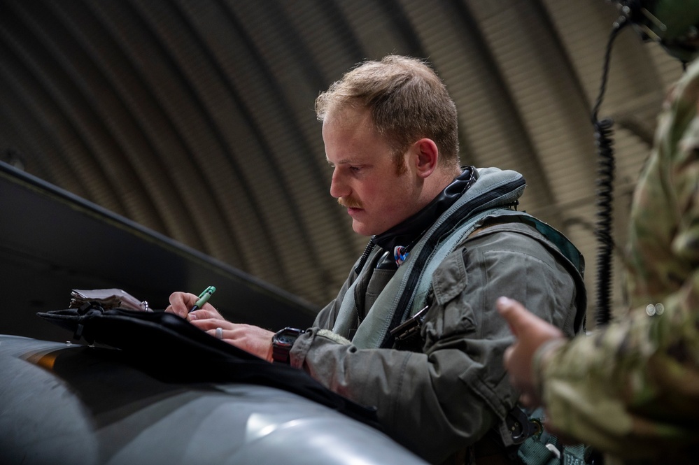 Mustang of the Week: Capt. Scott Lauritsen