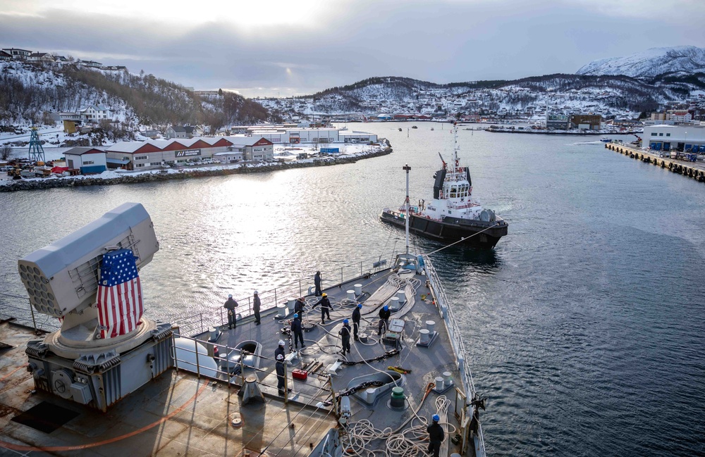 USS Gunston Hall Departs Harstad, Norway to continue Steadfast Defender 24