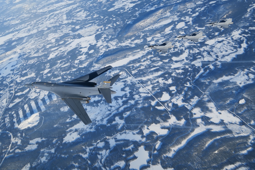 U.S. Air Force bomber conducts training with Swedish Air Force