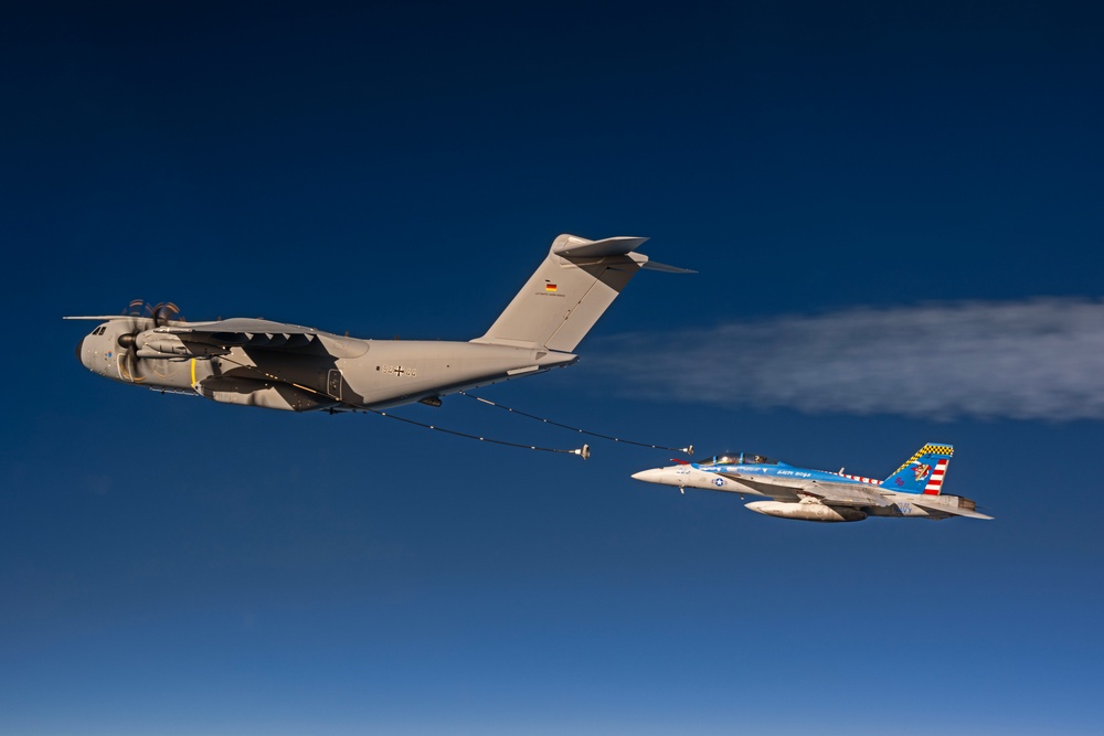 F/A-18F A40oM Aerial Refueling Testing