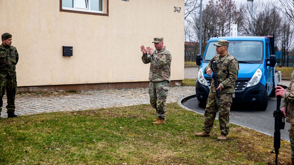 Bundeswehr Medical Academy soldiers practice basic operations of U.S. Army weapons