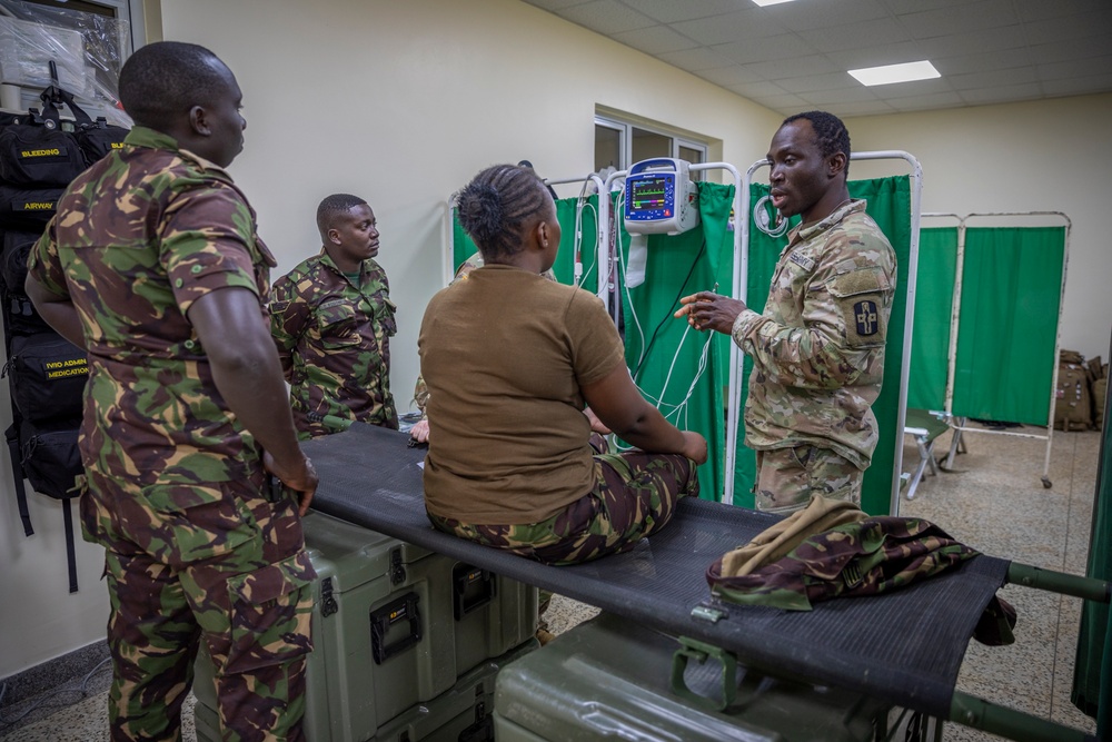 U.S. Army Reserve teach Kenyan Defence Forces about the EKG