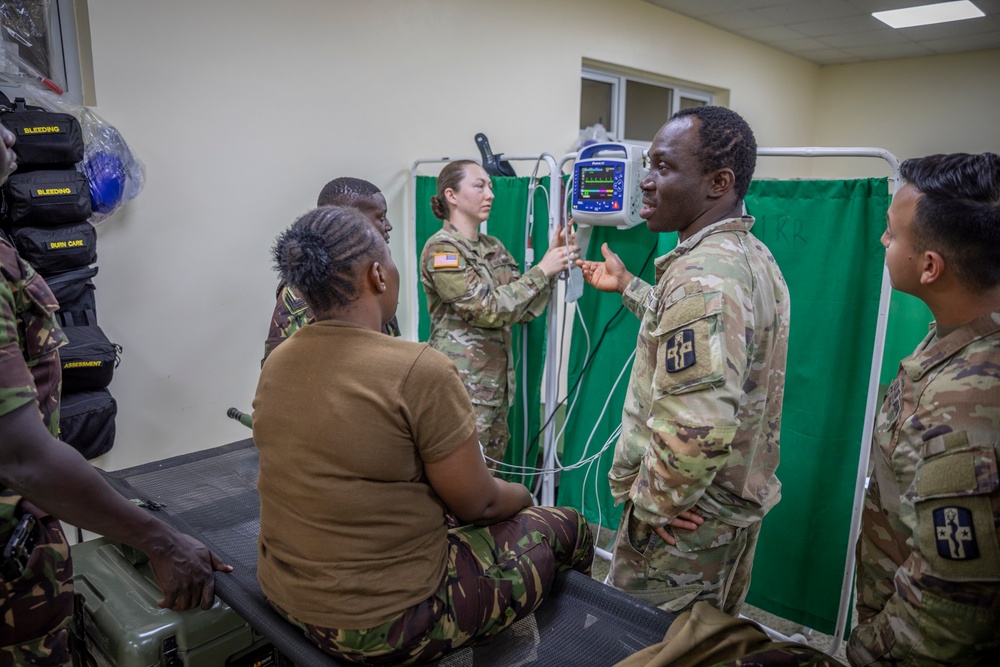 U.S. Army Reserve teach Kenyan Defence Forces about the EKG