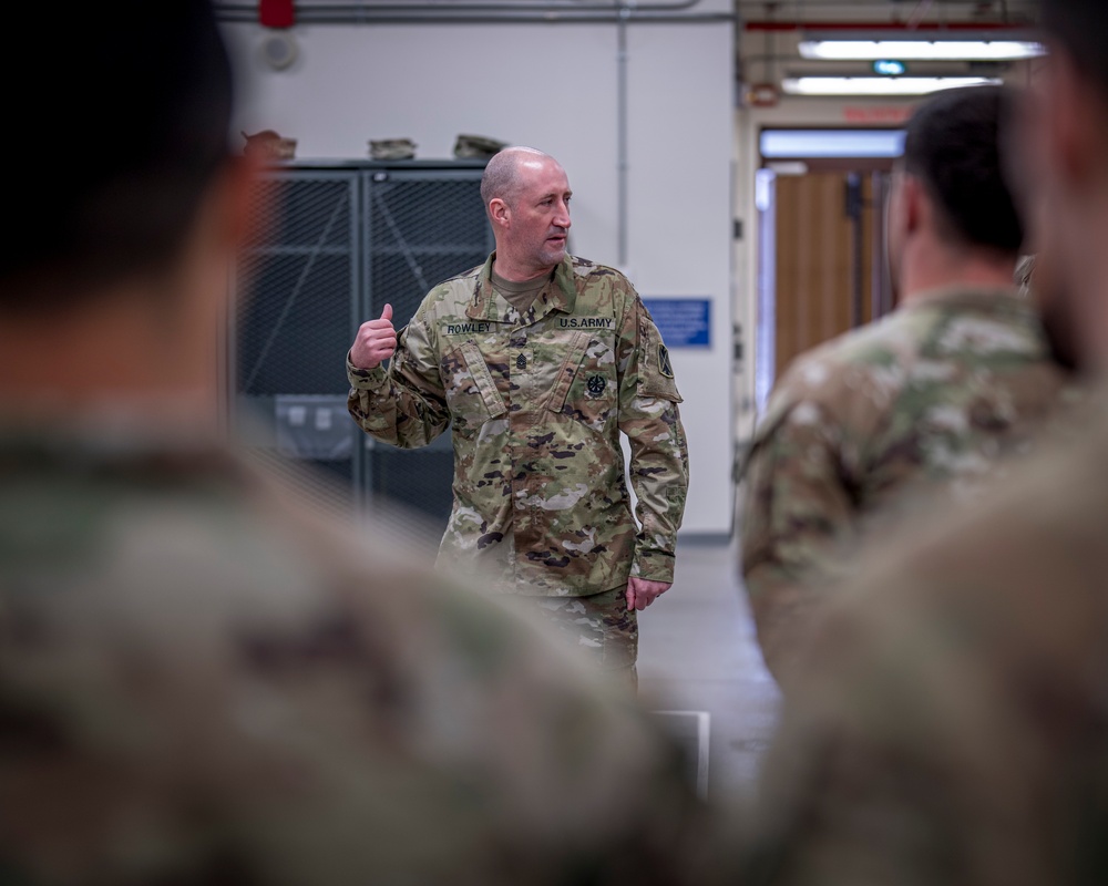 10th AAMDC command sergeant major visits Charlie Battery 1-57 ADA