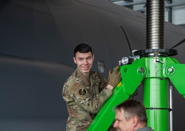 86th MXG performs testing on Electronic Jacking and Leveling System