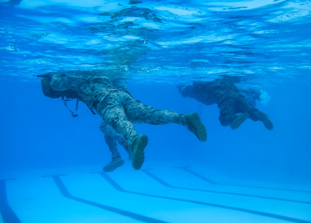 MARFORPAC personnel conduct water survival training