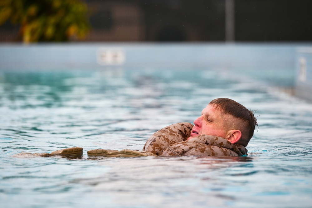 MARFORPAC personnel conduct water survival training