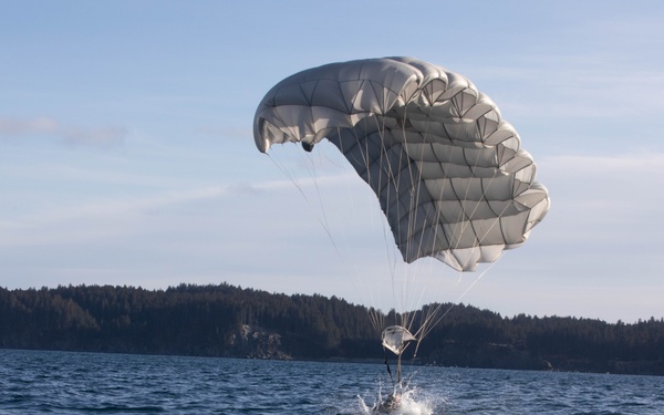 Navy SEALs Parachute into Arctic Waters