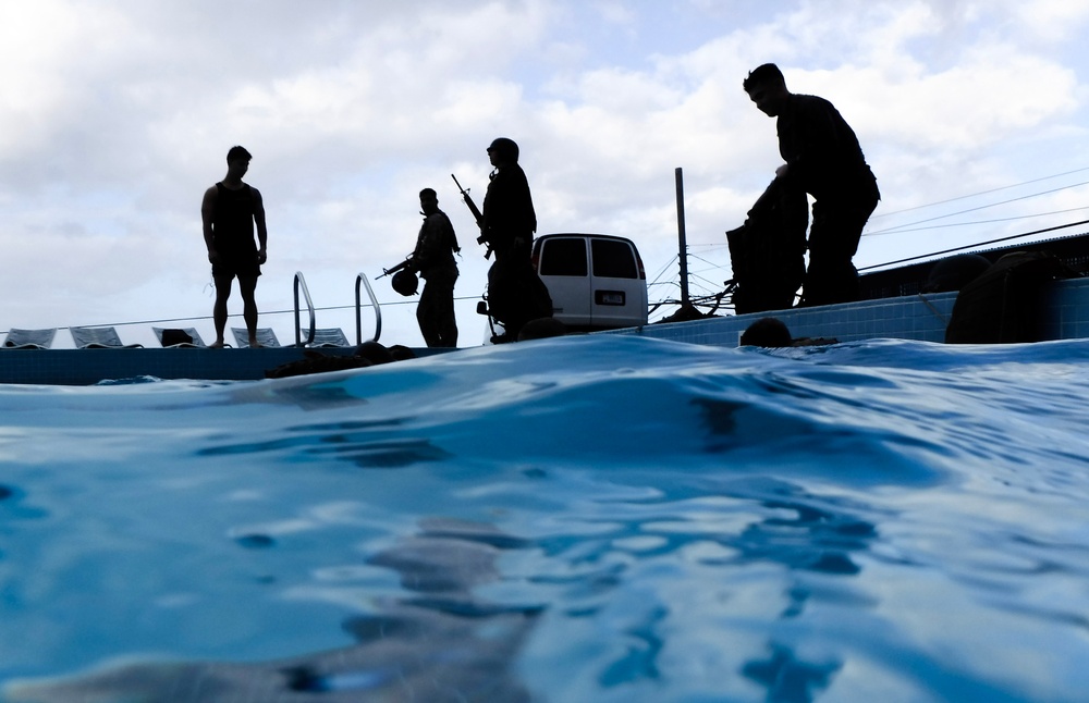 MARFORPAC personnel conduct water survival training