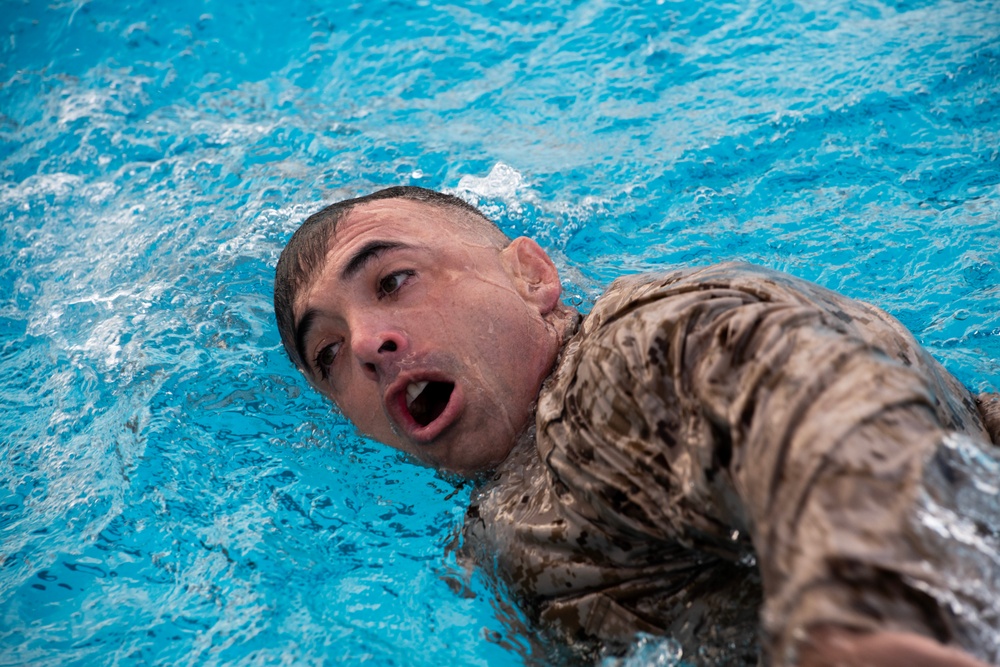 MARFORPAC personnel conduct water survival training