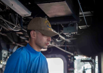 USS Kidd (DDG-100) Transits The Luzon Strait