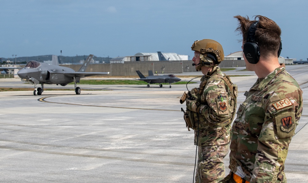 4th FGS, 18th LRS and 1st SOS conduct FARP demonstration