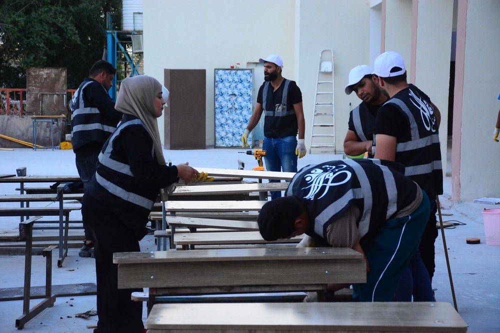 In partnership with the Al-Amal volunteer group, USAID enabled the renovation of six schools for girls in Nasiriyah, capital of Dhi Qar province.