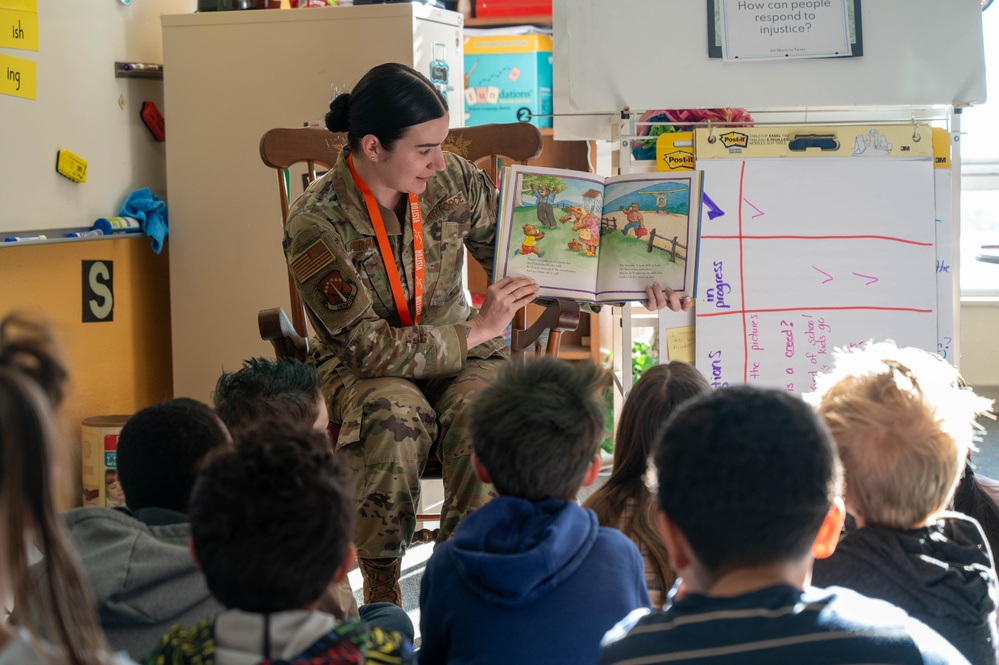 90 MW Airmen read to local students