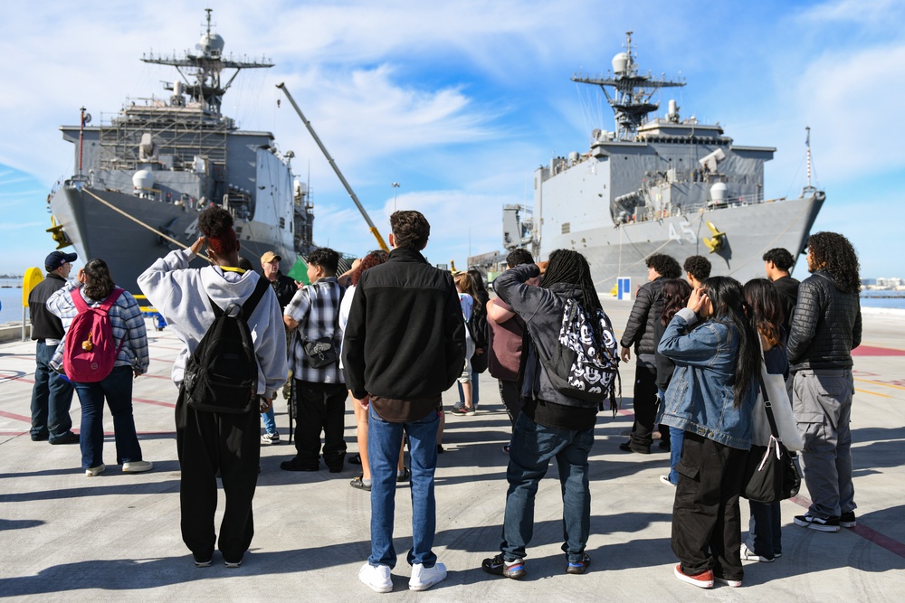 DVIDS - Images - Students tour USS Ashland [Image 1 of 5]