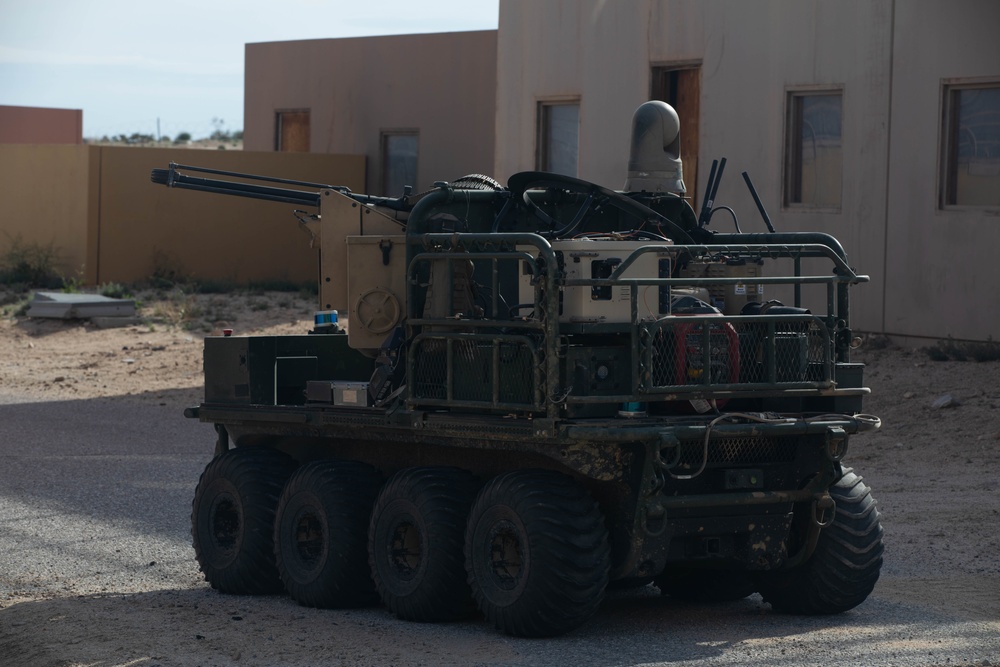 DVIDS Images U.S. Soldiers utilize ground robots during Project