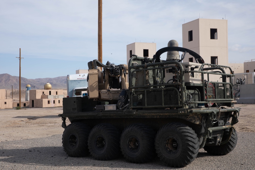 U.S. Soldiers utilize ground robots during Project Convergence – Capstone 4