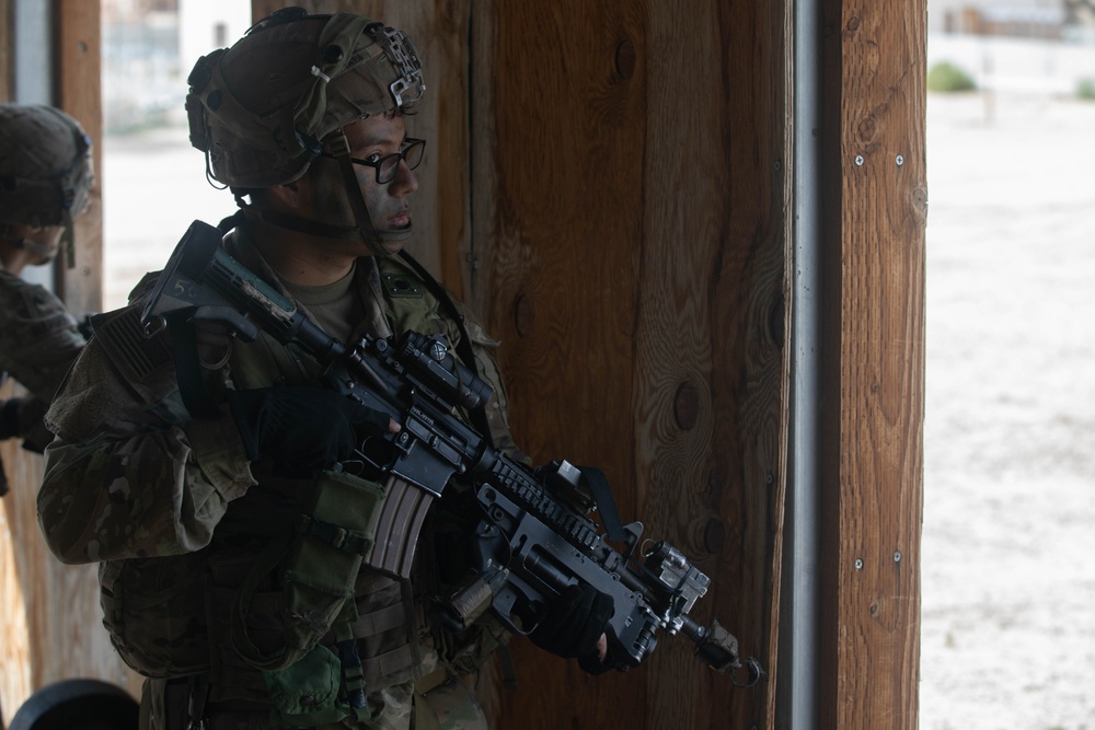 U.S. Soldiers conduct urban warfare experimentation during PC-C4