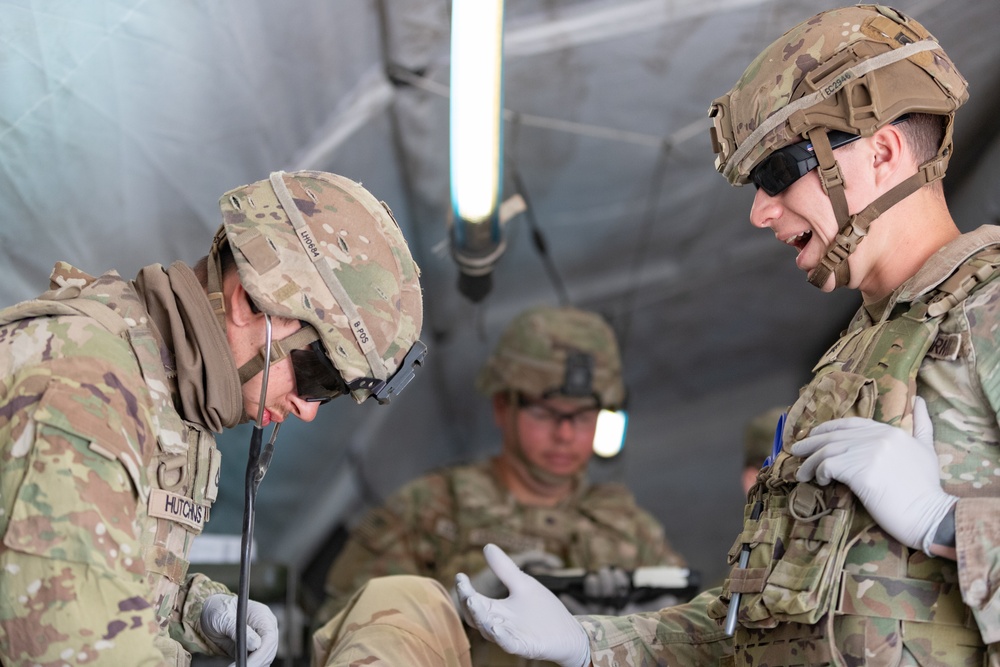 Soldiers Continue Medical Technologies and Treatment Systems Experimentation during Project Convergence Capstone 4