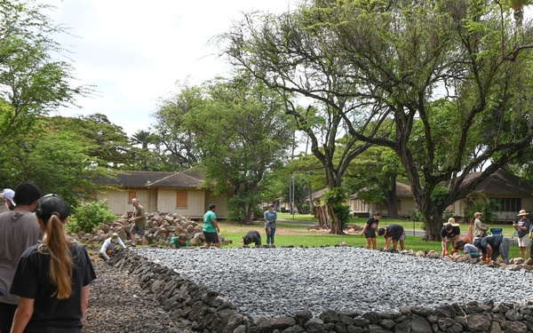 Navy Closure Task Force - Red Hill and Local Community Build Protective Wall for Hawaiian Burial Site