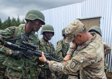 Justified Accord participants conduct urban operations course