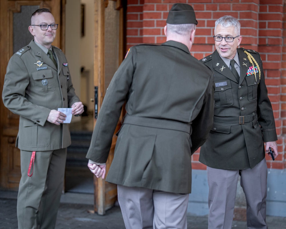 10th AAMDC command sergeant major attends Poland's LOA signing for IBCS