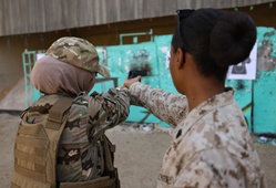 U.S. Marines, Jordanian Soldiers Conduct All-Female Marksmanship SMEE [Image 6 of 10]