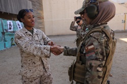 U.S. Marines, Jordanian Soldiers Conduct All-Female Marksmanship SMEE [Image 10 of 10]