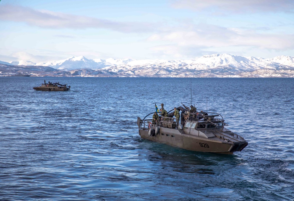 USS Gunston Hall conducts small boat operations with Swedish and Finnish Marines during Steadfast Defender 24