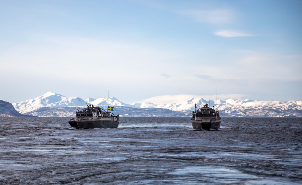 USS Gunston Hall conducts small boat operations with Swedish and Finnish Marines during Steadfast Defender 24