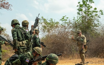 US and Thai Soldiers train at Range 2