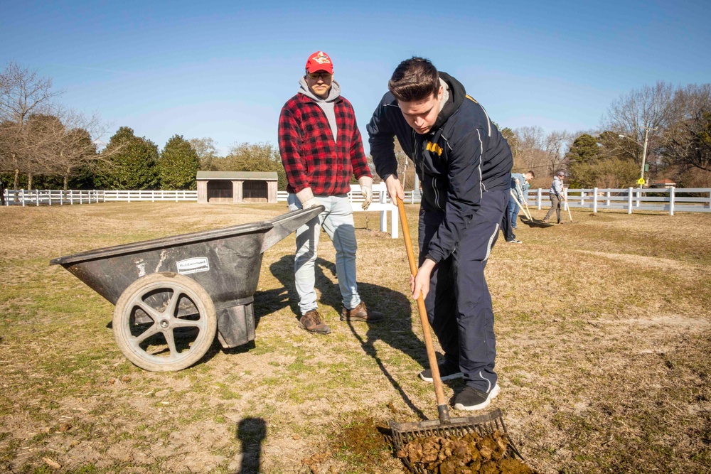 USS George H.W. Bush (CVN 77) Sailors Volunteer in Community