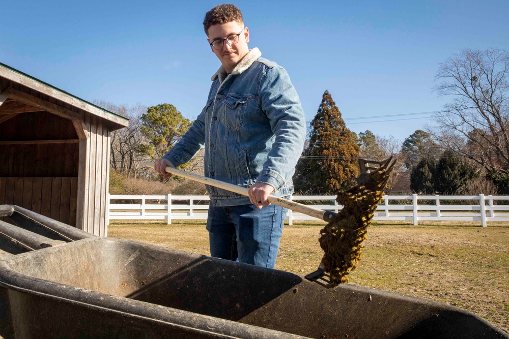 USS George H.W. Bush (CVN 77) Sailors Volunteer in Community