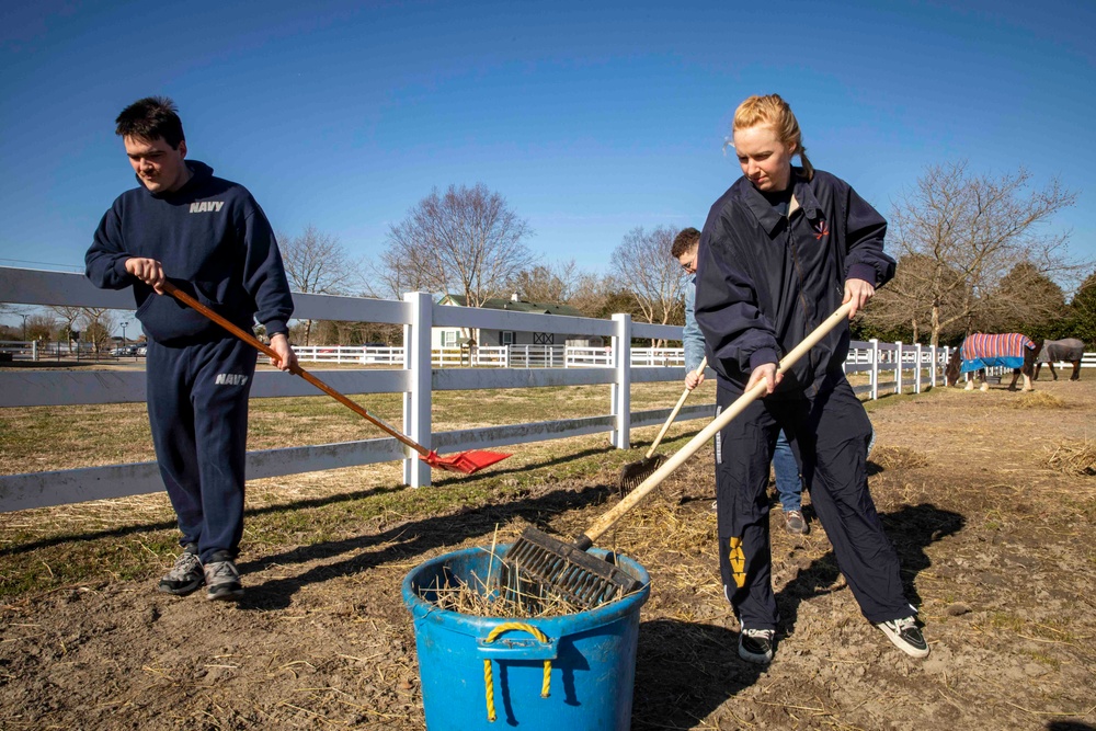 USS George H.W. Bush (CVN 77) Sailors Volunteer in Community