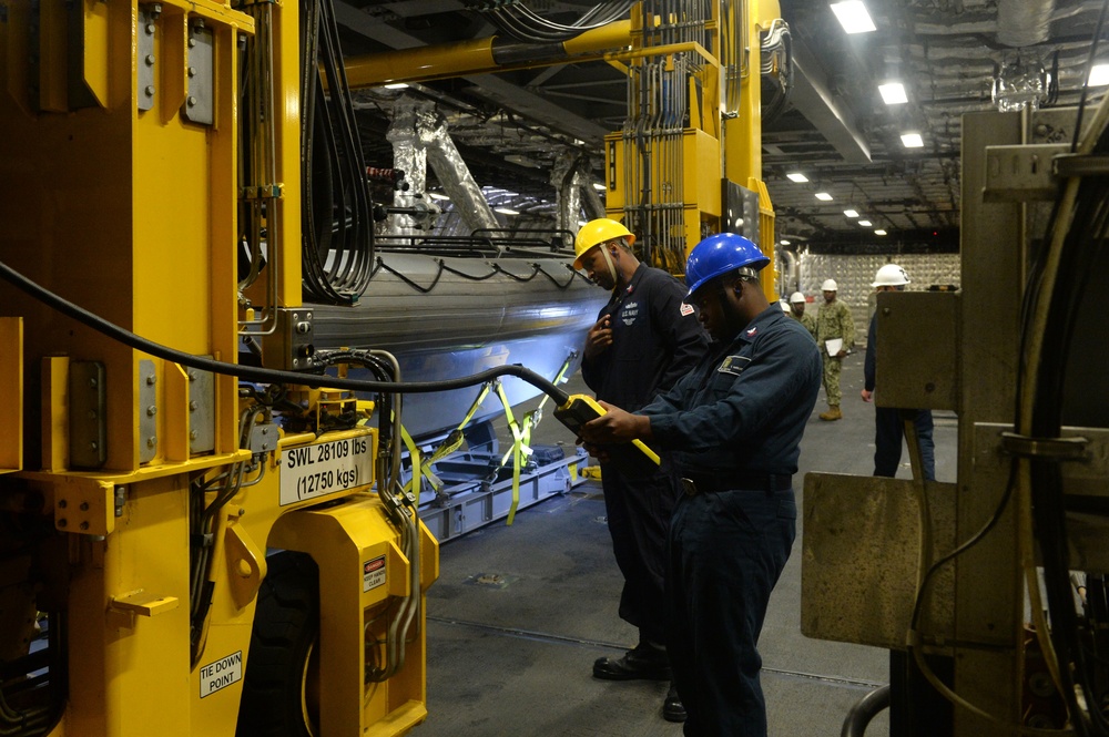 USS Omaha (LCS 12) Gold Crew Conducts MOBICON Certification