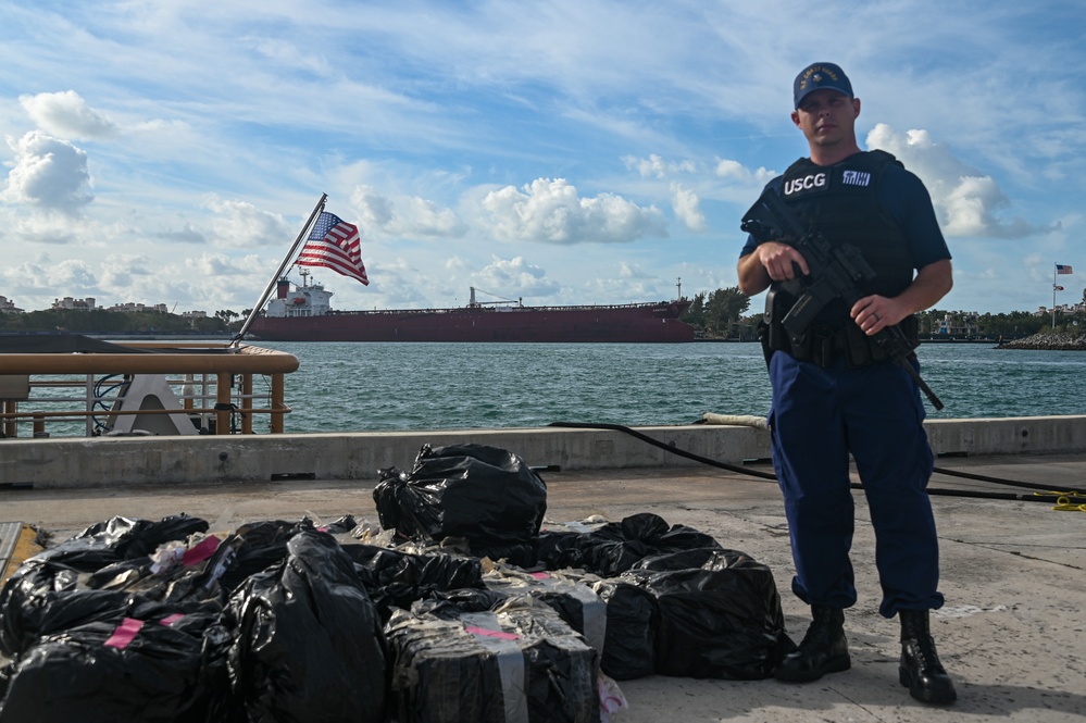 USCGC Manowar offloads more than 1,100lbs of cociane