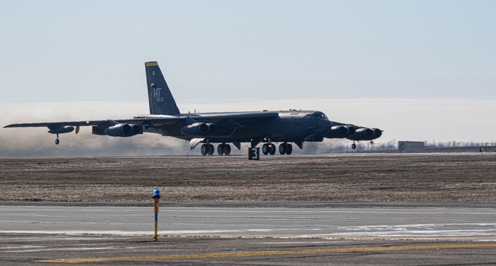 Minot AFB aircraft maintainers keep B-52s flying high