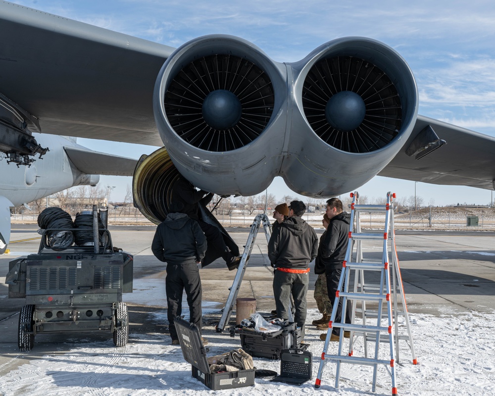 Minot AFB aircraft maintainers keep B-52s flying high