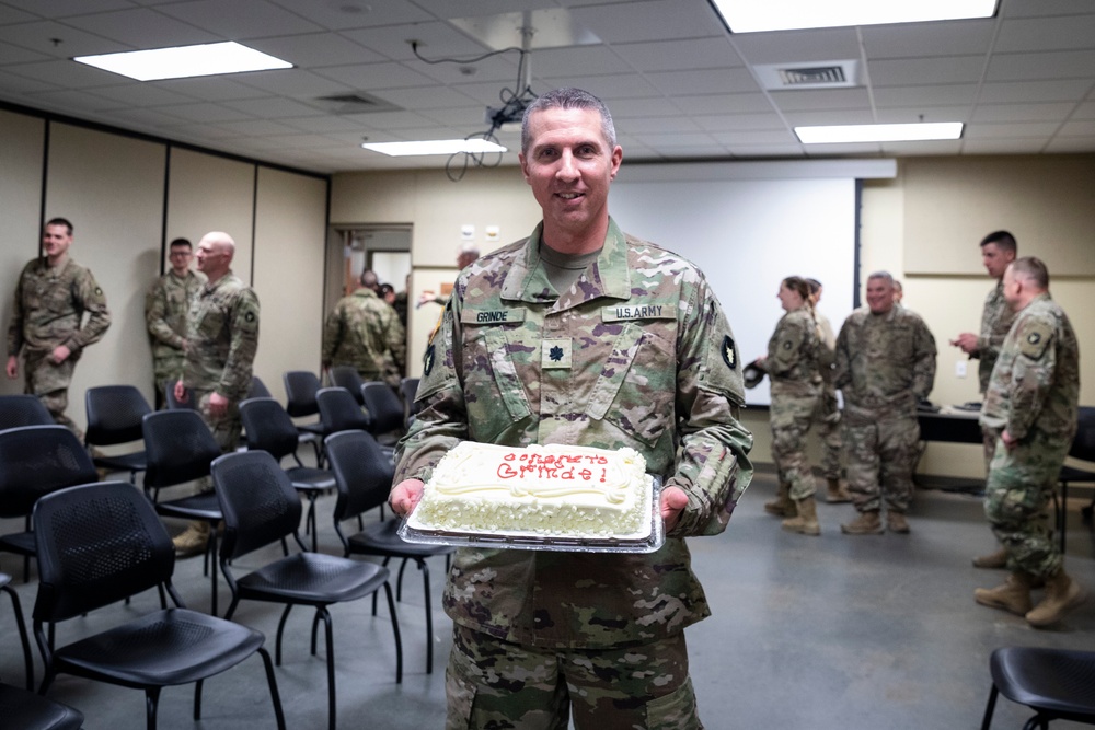 Minnesota National Guard and the &quot;Red Bulls&quot; celebrate newest lieutenant colonel