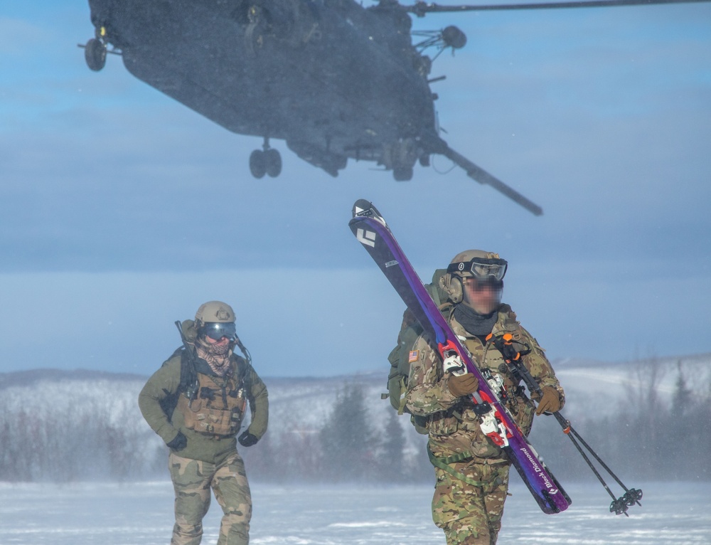 ARCTIC EDGE 24: 160th SOAR (A) &amp; 10th SFG (A) INFIL