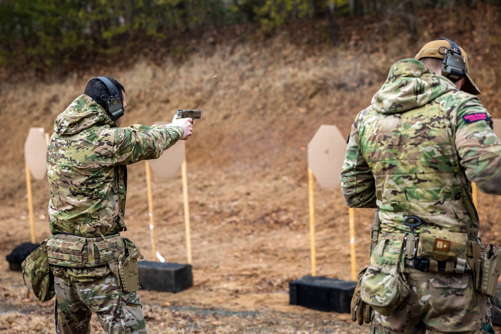 British Royal Marines conduct shooting drills with U.S. Marines during Operation Longshot