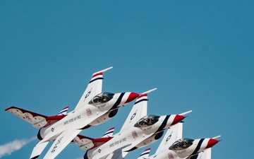 Thunderbirds wrap up winter training at NAF El Centro